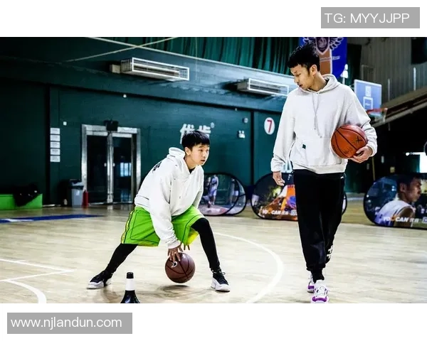 赵强独家篮球心得分享与技巧解析助你提升球技与赛场表现